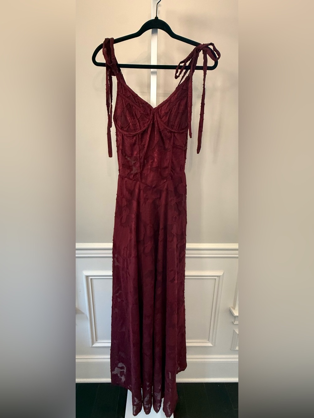 WR & S Burgundy Wine Formal Lace Overlay Maxi Dress Adjustable Tie Straps S